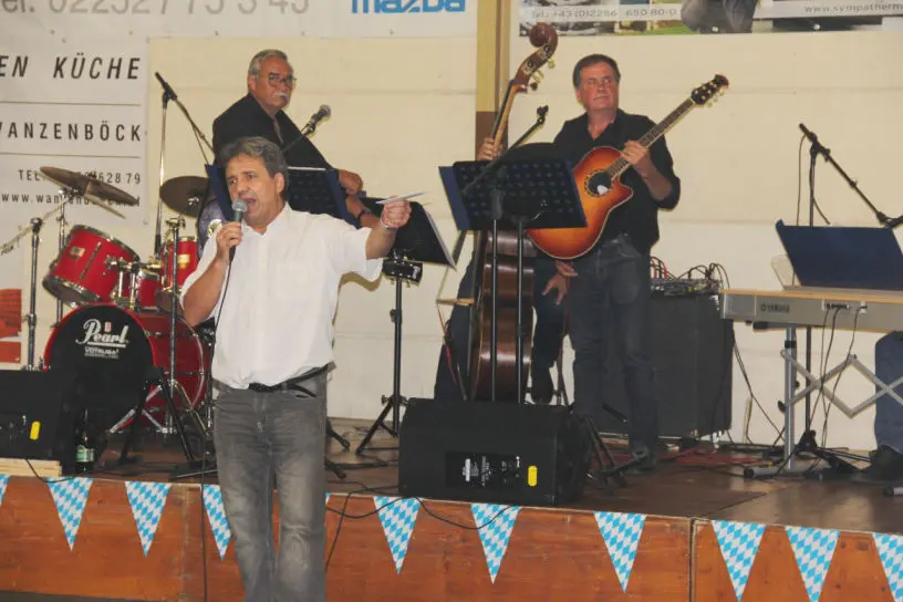 Moderator beim Oktoberfest 2017 des Ski Club Alland in der Geymüllerhalle in Bad Vöslau.